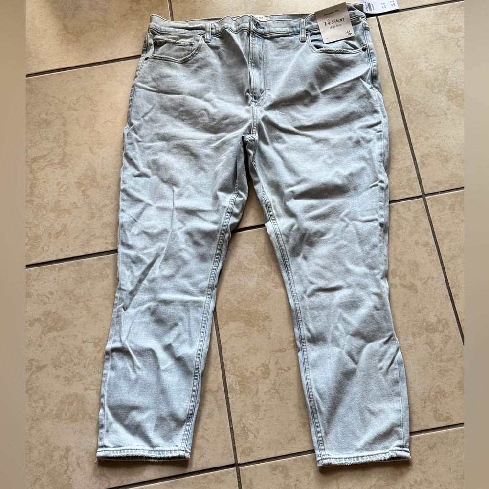 Abercrombie & Fitch Women's Light Blue Skinny High Rise Jeans
